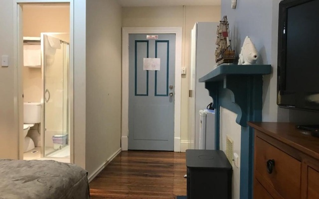Terrace Central B&B Hotel – Guest Rooms – Perth