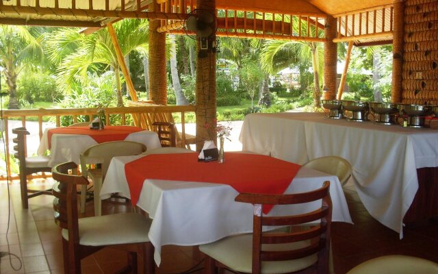 Maia's Beach Resort