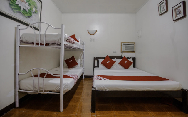 OYO 741 Sierra Travellers Inn