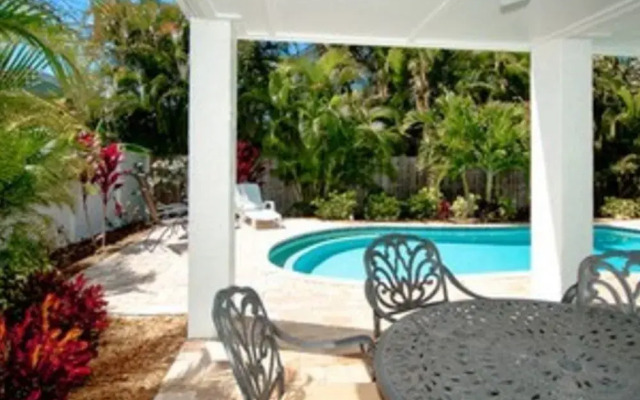Holly Hideaway