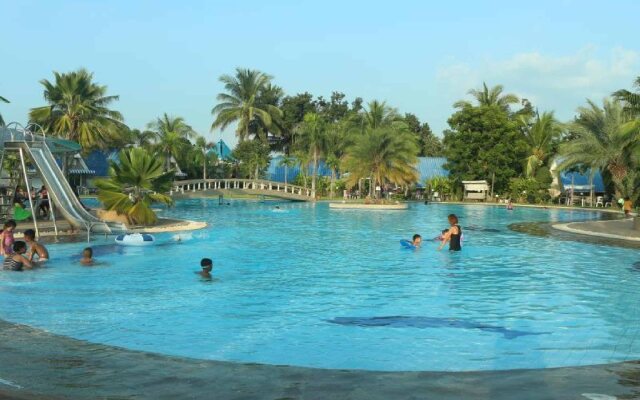 Castle Howchow Beach Resort Hotel