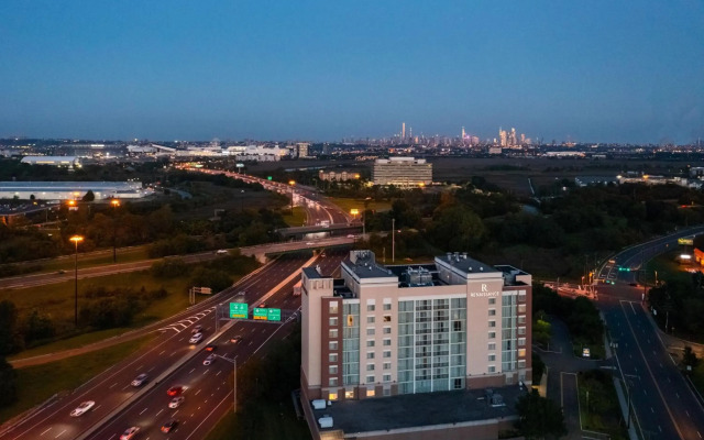 Renaissance Meadowlands Hotel