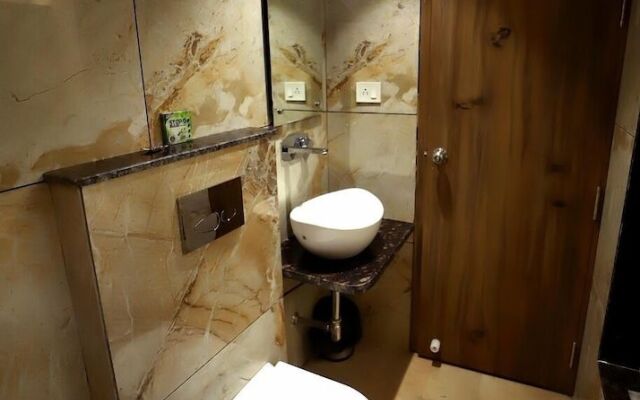 Hotel Four 4 View Grand