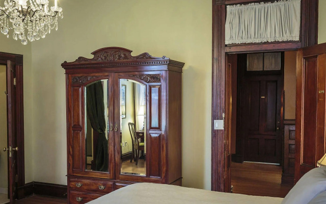 Kehoe House, Historic Inns of Savannah