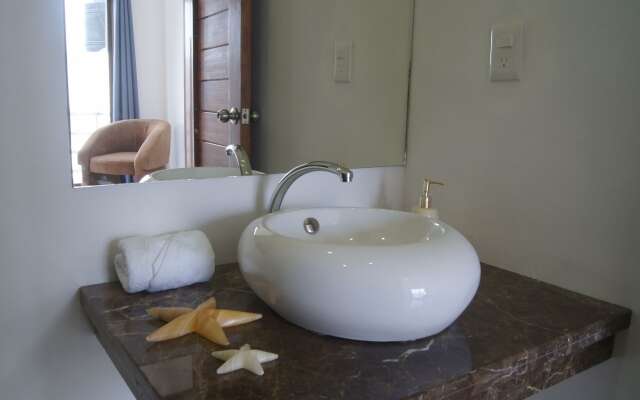 Las Perlas Condo