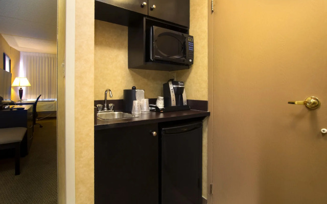 Holiday Inn Calgary-Airport by IHG