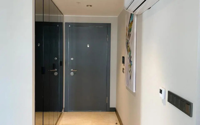 Luxury Duplex with Terrace Apartment by Siena Suites