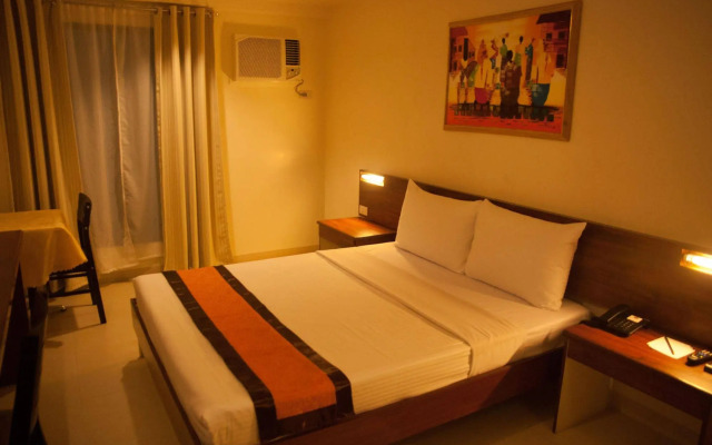 M Suites Hotel