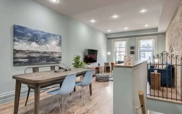 Casa Queen East Jaw Dropping 3BR Suite