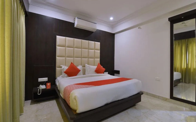 OYO 12694 Hotel Bauji Palace