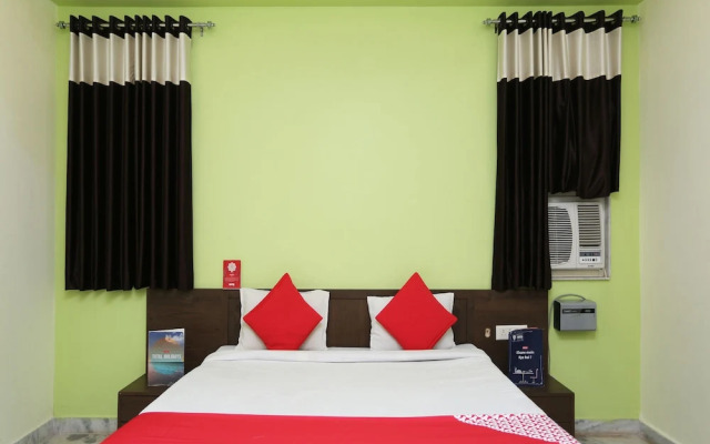 OYO 27686 Hotel Chandra Garden