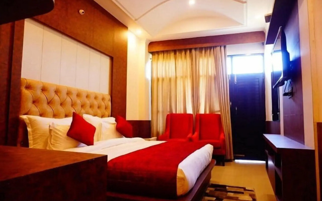 Hotel Grand Hill