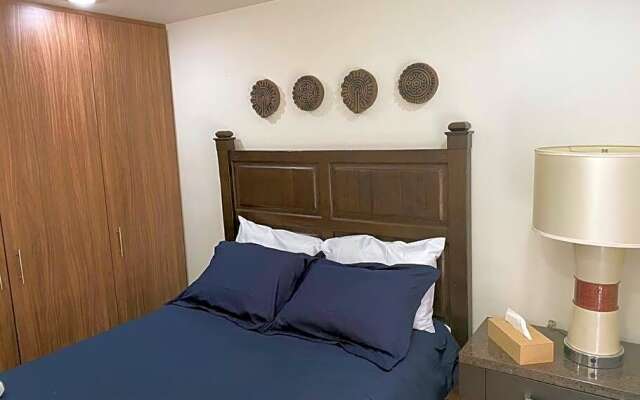 GRAN UBICACIÓN, en la zona de SANTA FE, KING BED