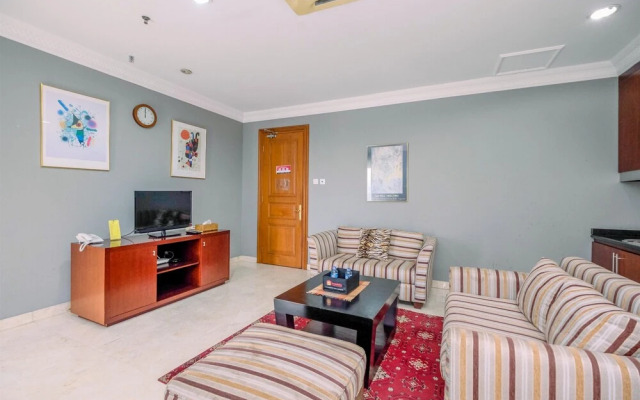 Cozy Stay 1Br Roosseno Plaza Apartment