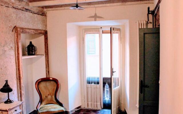 Lx Art House - City Center