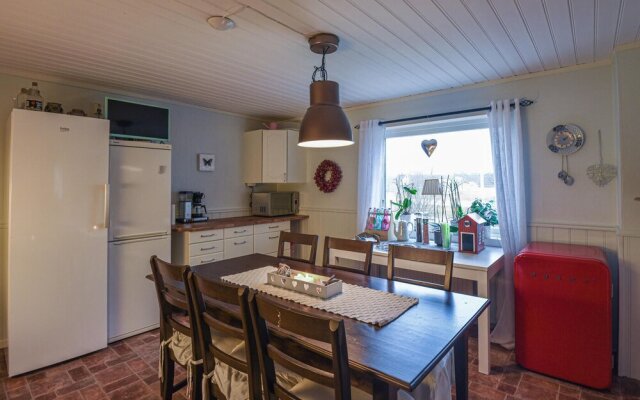 Beautiful Home in Strömstad With 5 Bedrooms and Wifi