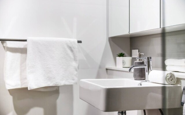 A21 Darling Harbour 2 BDR APT