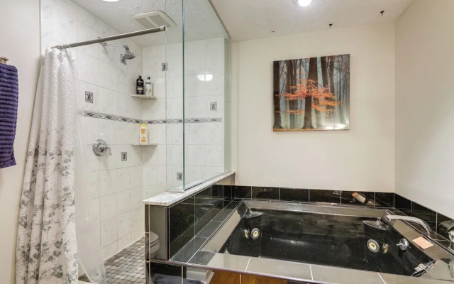 Cincinnati Home, Patio w/ Downtown Views!