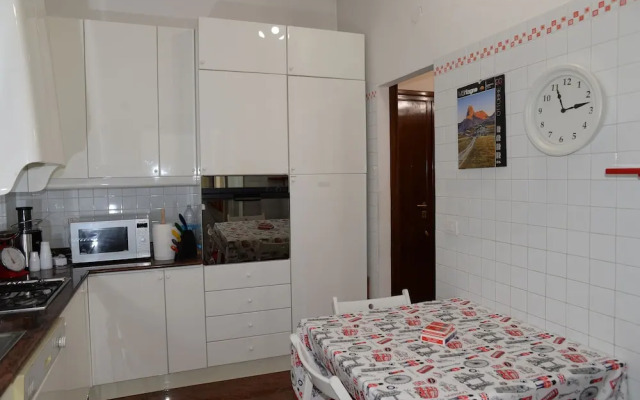 Room-emilio Home Triple Room in our Cozy