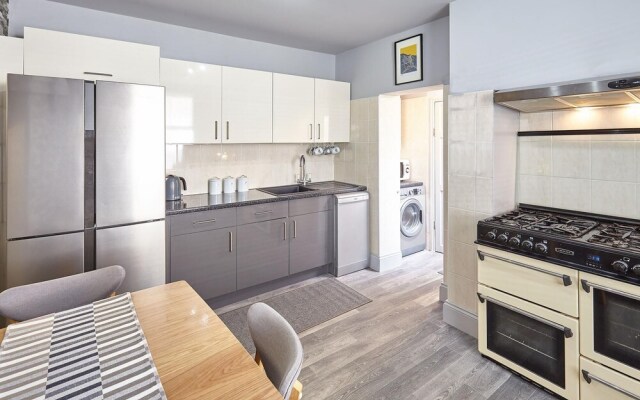 Host Stay May House