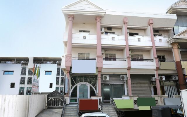 OYO Flagship 12049 Hotel Ravi Kiran Executive