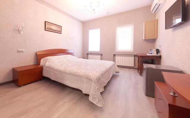 Первый доходный дом (корпус Ракета)