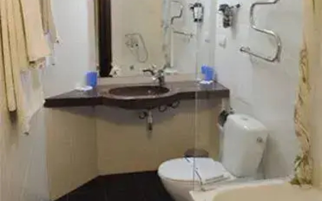 City Club Hotel