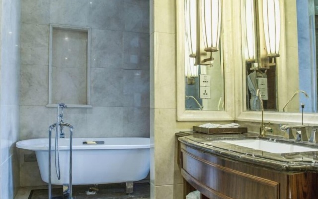 Zhiweizhai Hotel – Bathroom – Zibo