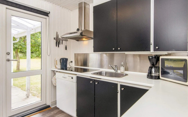 6 Person Holiday Home in Kolind-by Traum