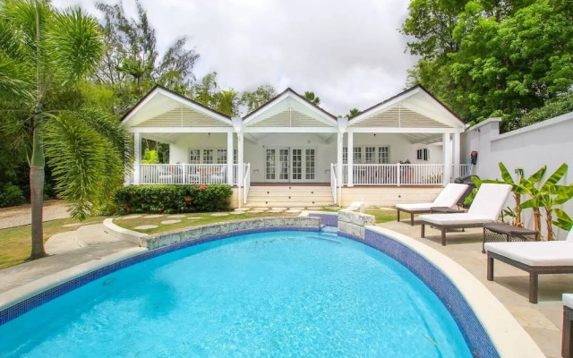 Relax by the pool, minutes from the beach - Toad Hall by BSL Rentals