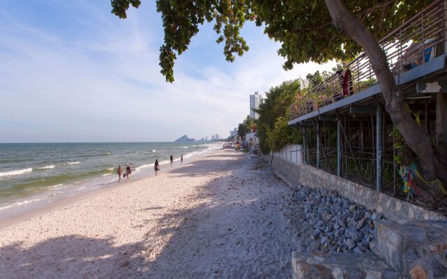 Baan Sanpleum Beachfront Condominium