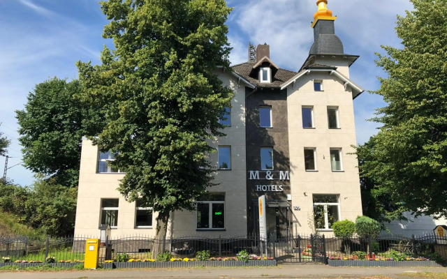 M&M Hotel - Wilhelmsburg