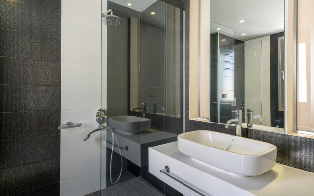 Apollo Hotel I & II