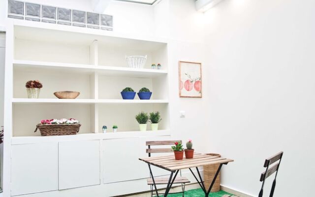 Setefilla Deluxe Suite by Valcambre