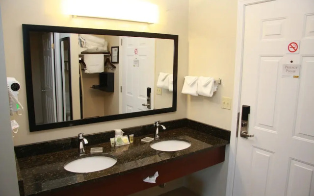 St. Ignace Budget Host Inn