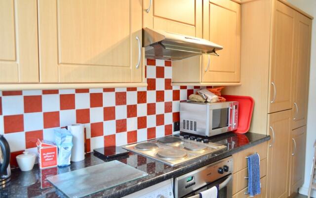 1 Bedroom Flat With Box Room In Edinburgh