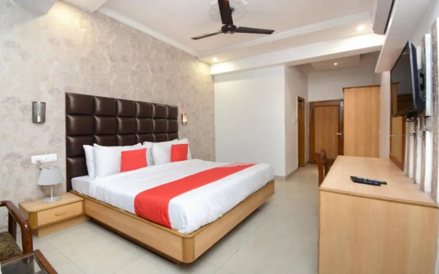 OYO Flagship 29078 Hussainpura Hukam Singh Road