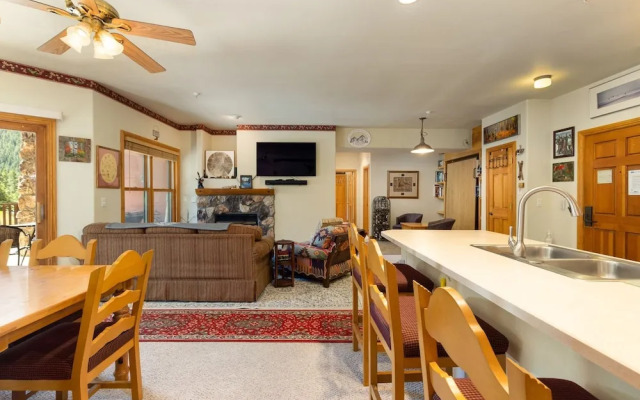5949 Hidden River Lodge 3 Bedroom Condo by RedAwning
