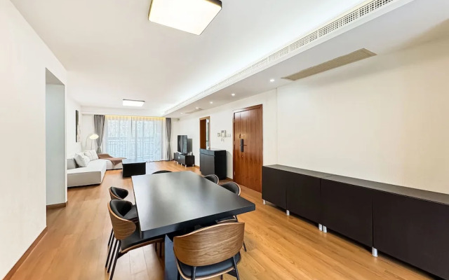 Tyms Entire bedroom Apt By Takashimaya