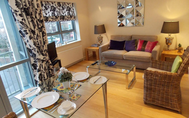 Violet Bank Apartment New Town