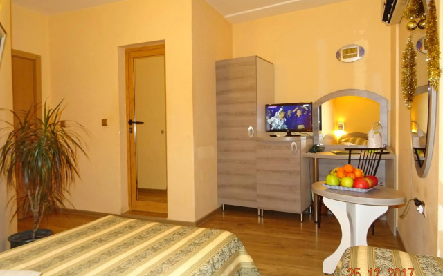Hotel Color