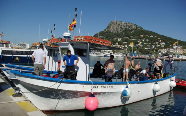 Hotel & Diving les Illes