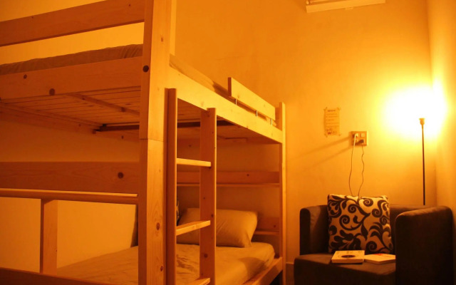 Bubbling Bunny Café - Hostel