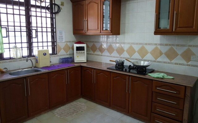 Spice Arena 4room House