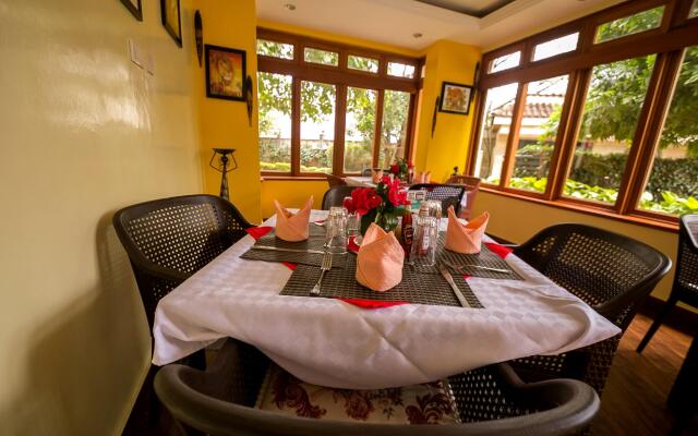 Meltonia Luxury Suites
