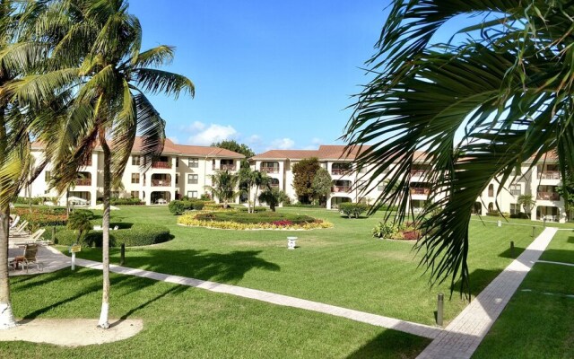 Georgetown Villas #218 by Cayman Vacation