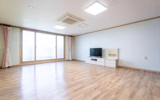 Yeosu Moranggee Pension