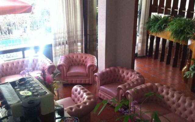 Hotel Lariana BB