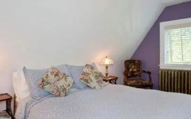 Bacon Mansion Bed and Breakfast