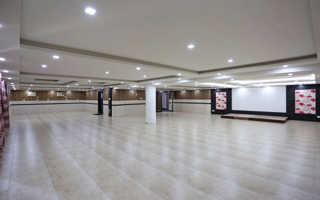 Hotel Mahabir Sheraton by OYO Rooms